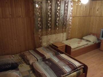 Фото номера Стандартный трехместный номер Гостевой дом Guest House Mandrivnyi г. Ясиня 15