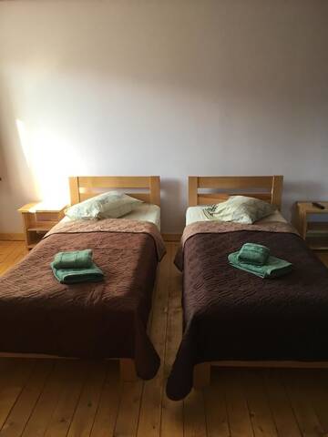 Фото номера Трехместный номер Отель HOTEL BOBROvski г. Ясиня 4